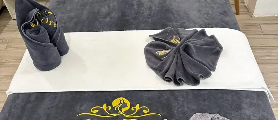峴港 Bé Anh SPA 標誌 刻有 按摩床