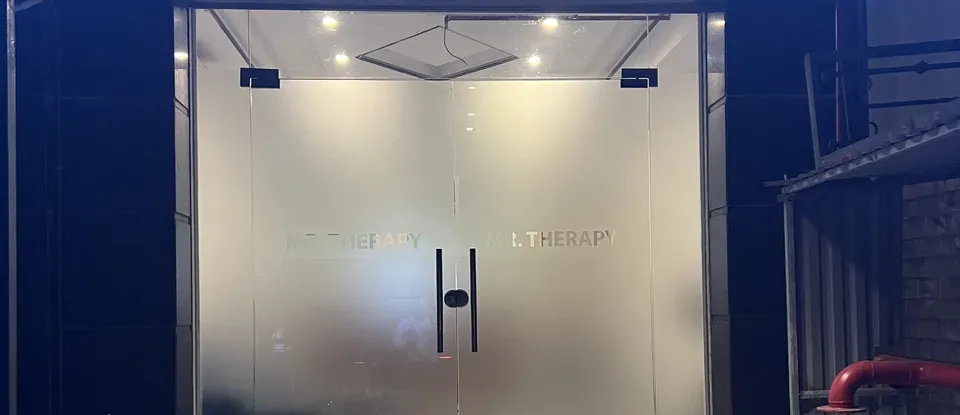 河內 Lee SPA 玻璃 入口