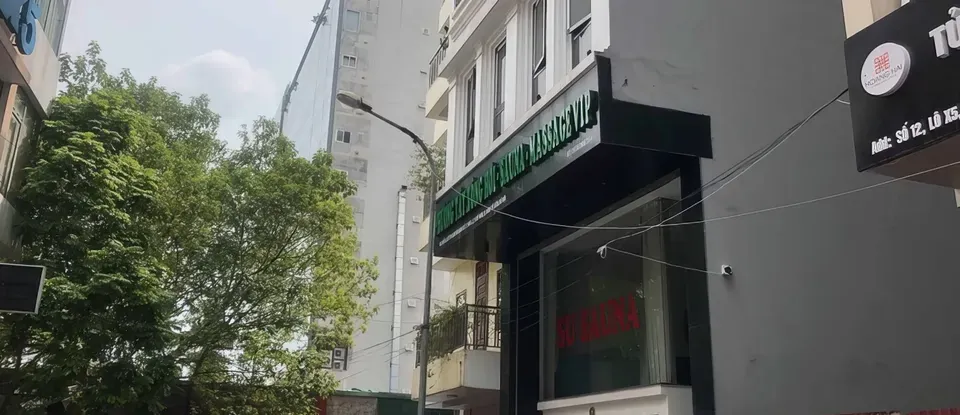 灰色 按摩 店家 外部