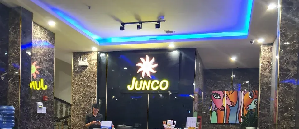 Junco KTV 內部的 服務櫃檯